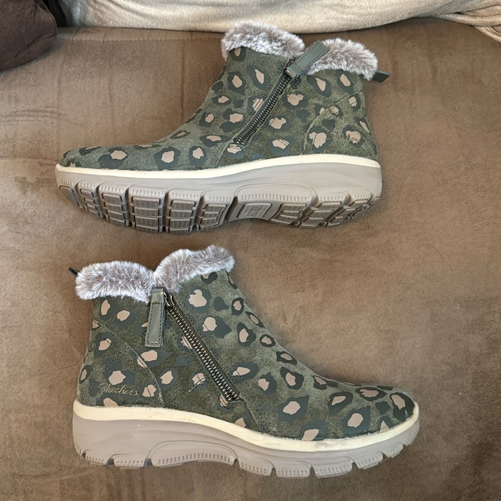 Sketcher Booties - Picture 5 of 9